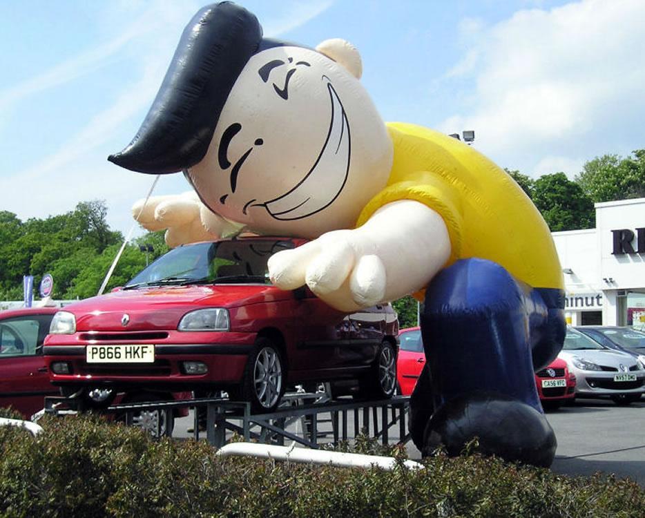 car-hugger-branding-inflatable