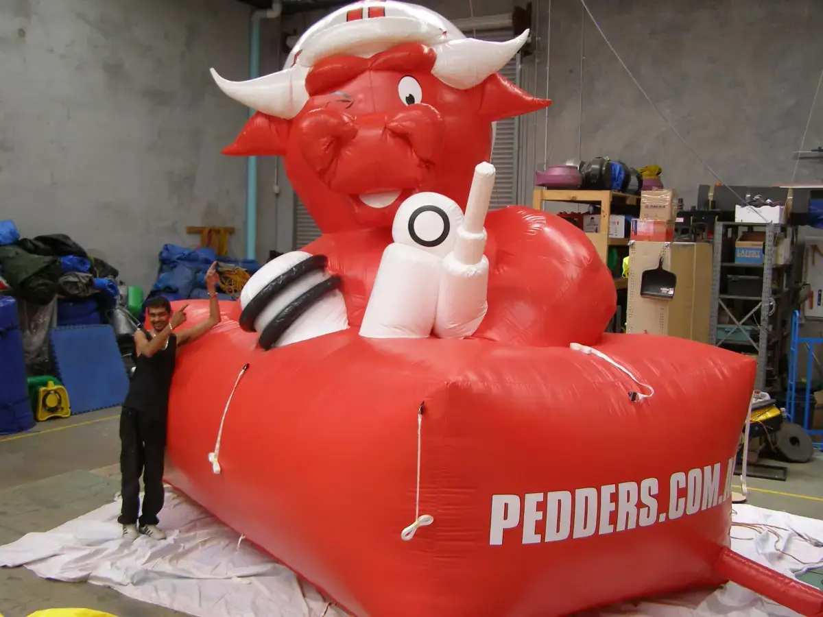 custom-shap-mascot-inflatable