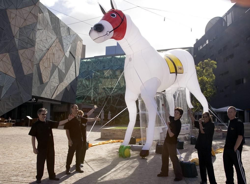 giant-Inflatable-horse