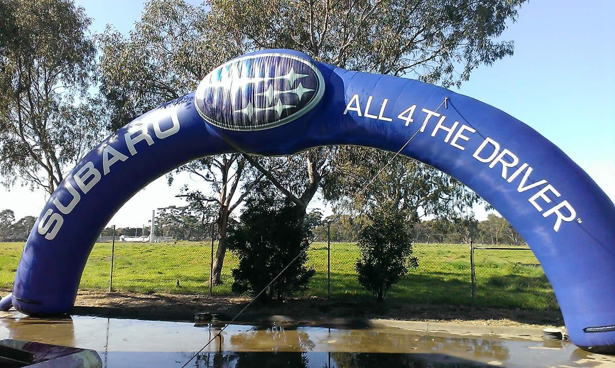 custom-curve-inflatable-arch