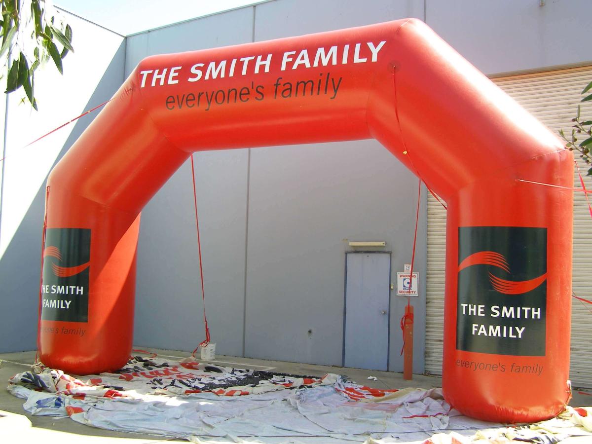 inflatable-entry-gate-black