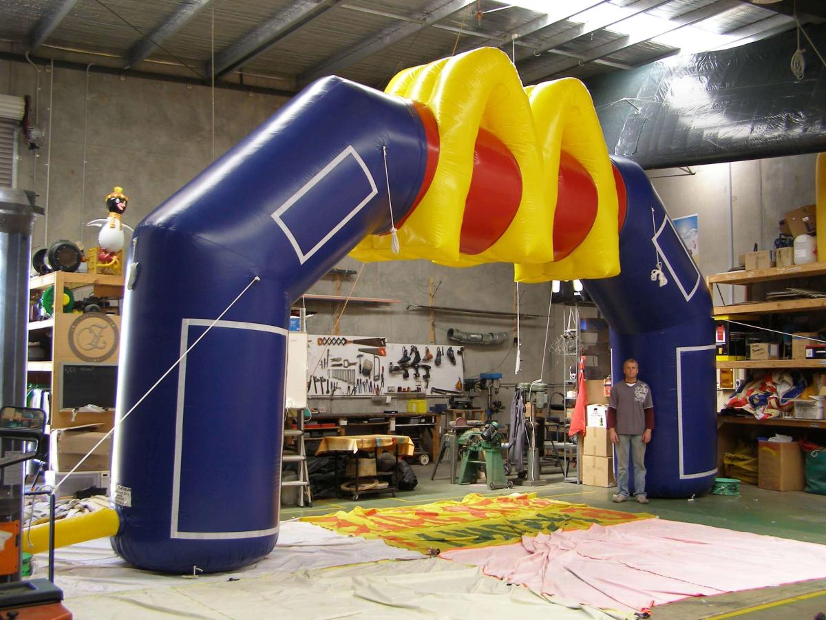 inflatable-entry-gate-red