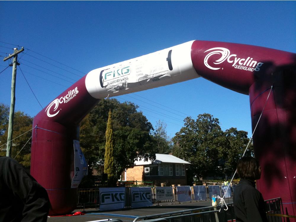 outdoor-advertising-inflatable-entrance