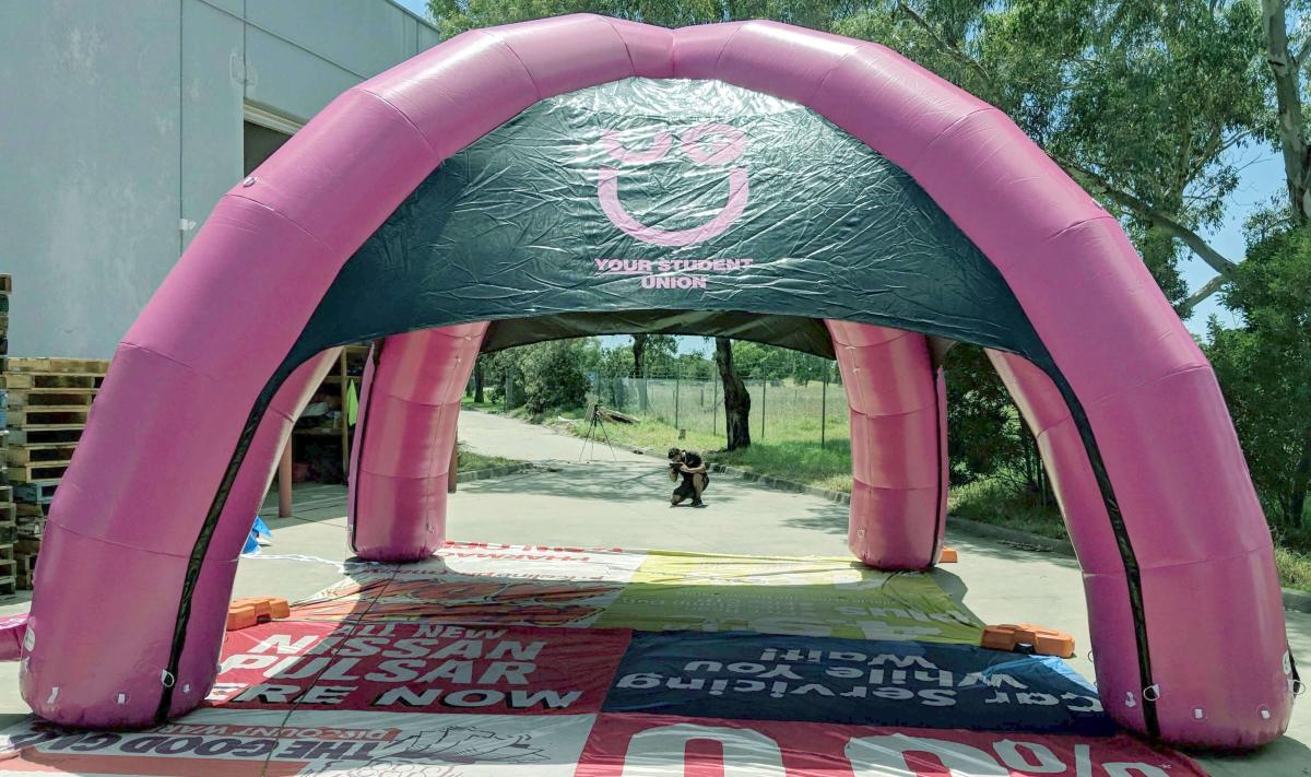 inflatable-misting-arch-pink