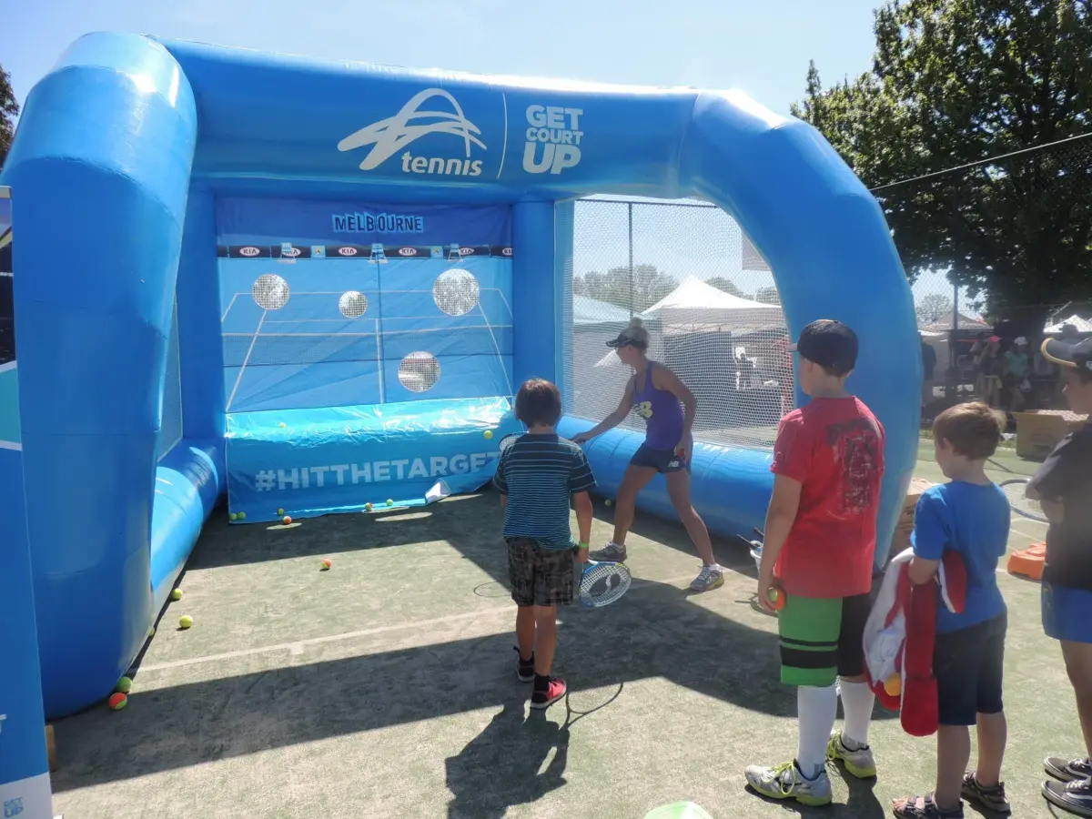 children-play-tennis-inflatable